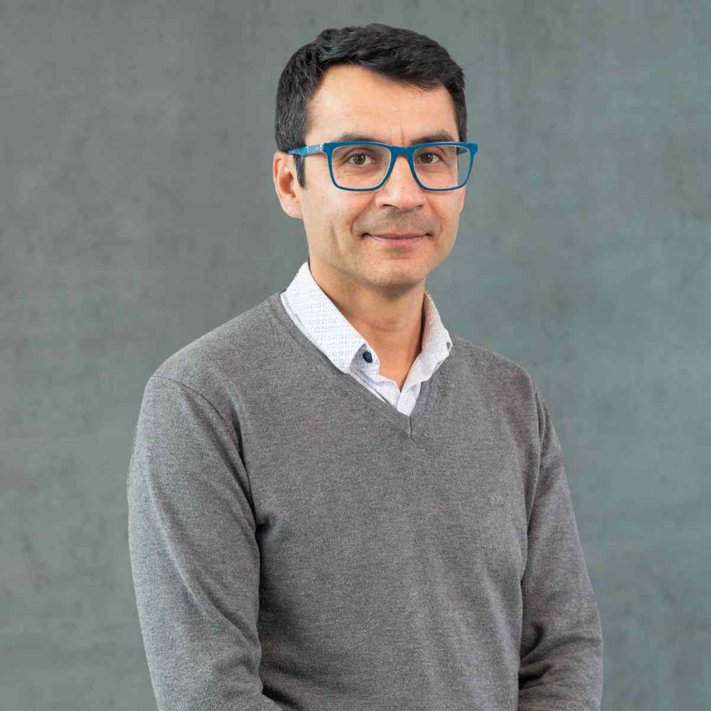 Rafael Aranguiz MunÞoz-compressed