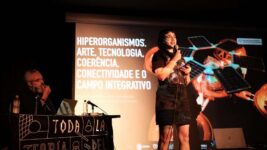 charla-hiperorganismos-compressed